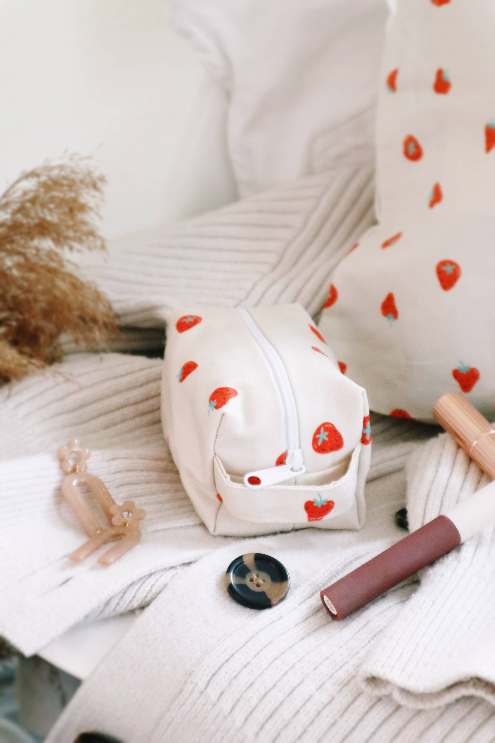 Freon Collective - Mini Makeup Bag - Strawberry