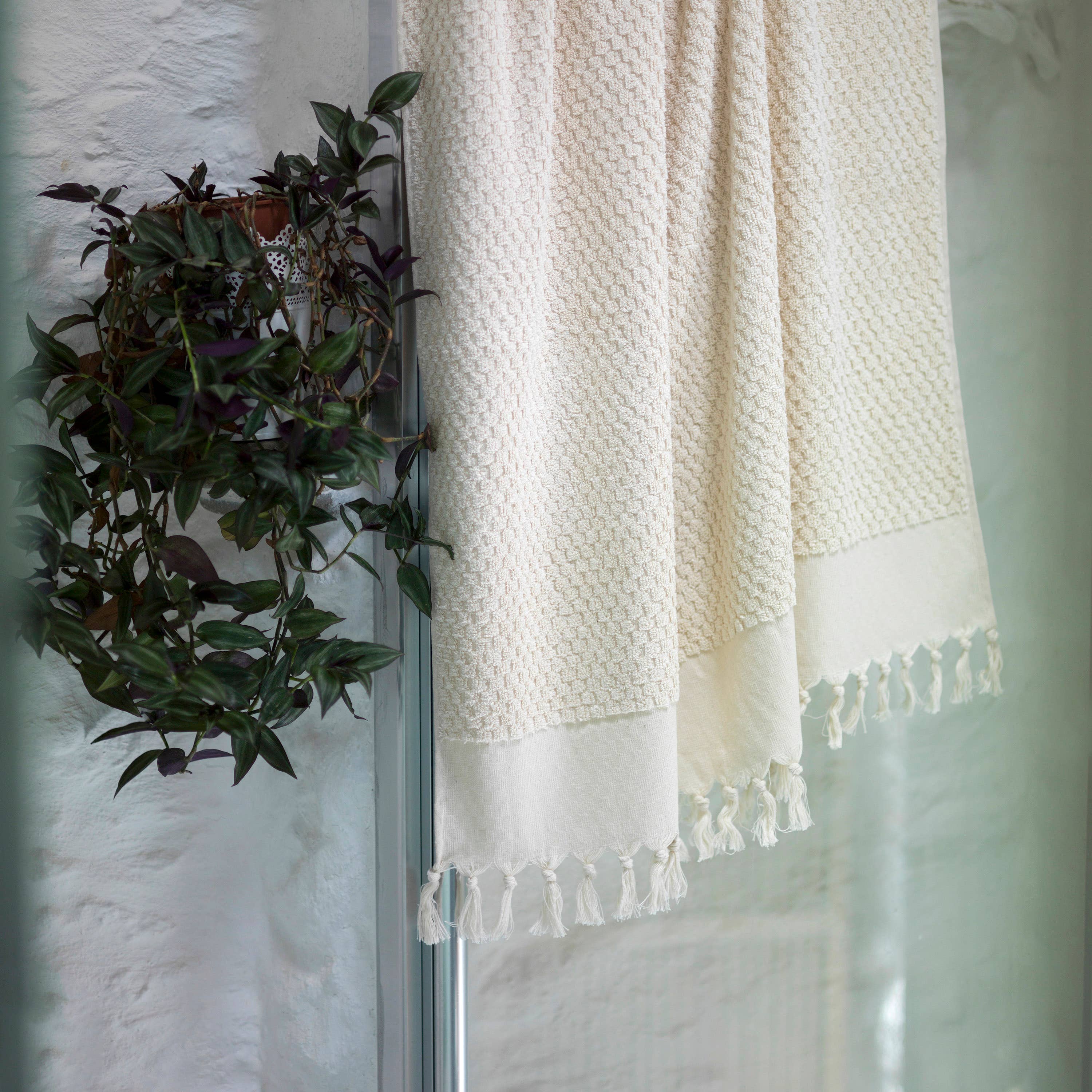 loom.ist - Dotted Terry Bath Towel: Natural