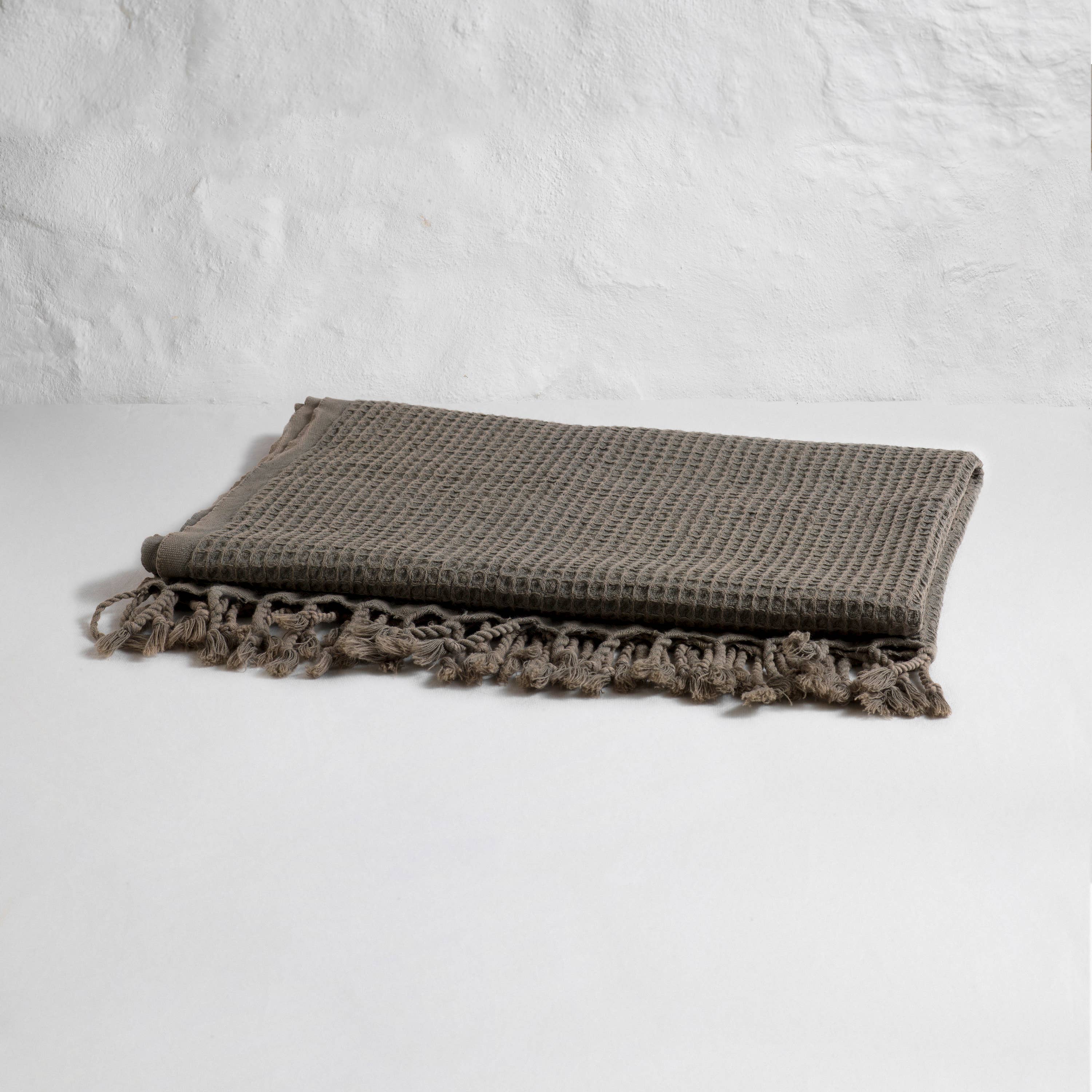 loom.ist - Waffle Bath Towel: Lightgrey