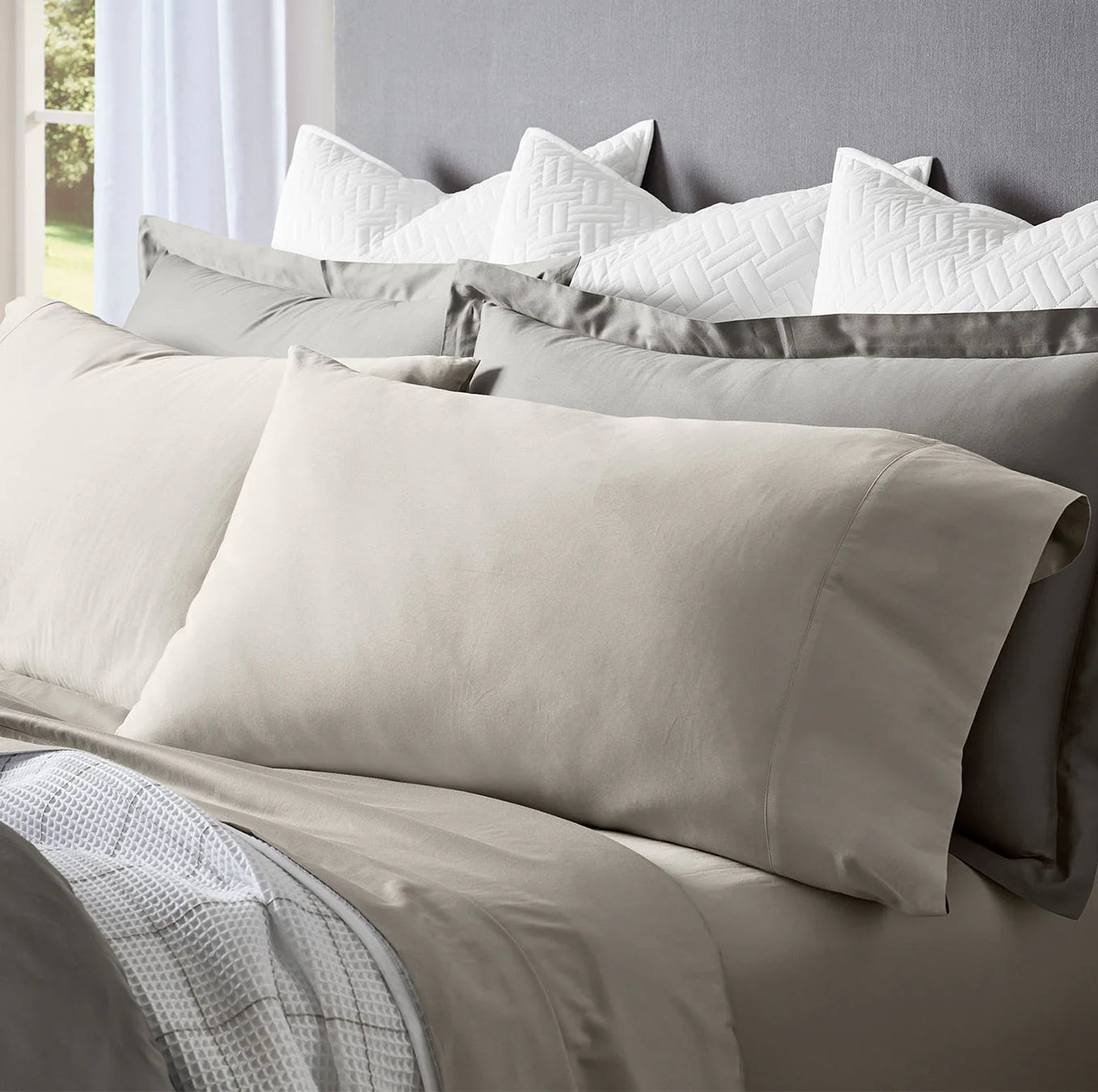 Boll & Branch - Signature Hemmed Sheet Set - Pewter (Pre-Order)